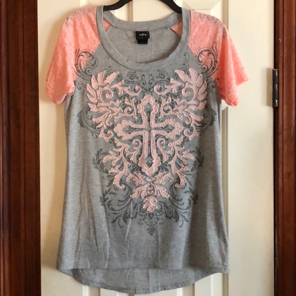 Daytrip short sleeve shirt with cross detail